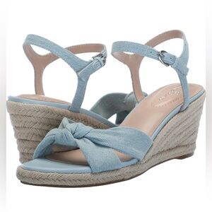 BANDOLINO Justyne Chambray Denim Blue Wedge Sandals Size 8.5
